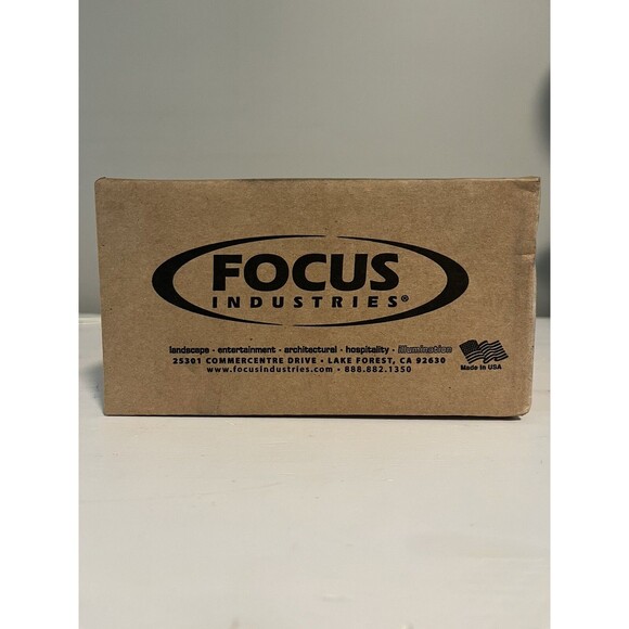 Focus Industries DL-20-NL-BLT 120V Par Floodlight - Cast Aluminum Bullet Style - Picture 2 of 2